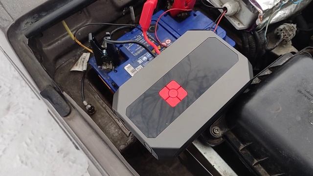 Запуск автомобиля бустером GKFLY GG-JS-16E