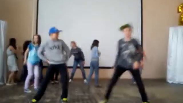 Танцы в лагере :D смотреть онлайн