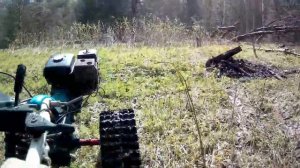 ГУСЕНИЦЫ ТРЕУГОЛЬНЫЕ  ЛУЖИ  ПРЕТ КАК ТАНК