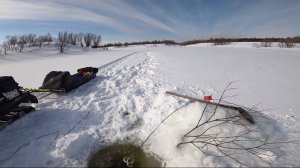 Рыбалка на озере. Не рвут, не ломают, но на льду😉, продолжение следует.. 17.04.2023