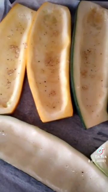 Лодочки из кабачков с фаршем 🥒