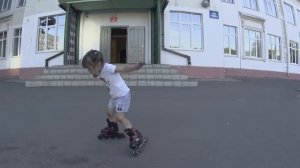 Как научить ребенка кататься на роликах
