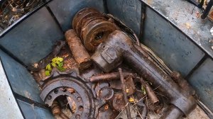 Осенний металлокоп в старых делянках. Копаем литые запчасти от лесной техники.