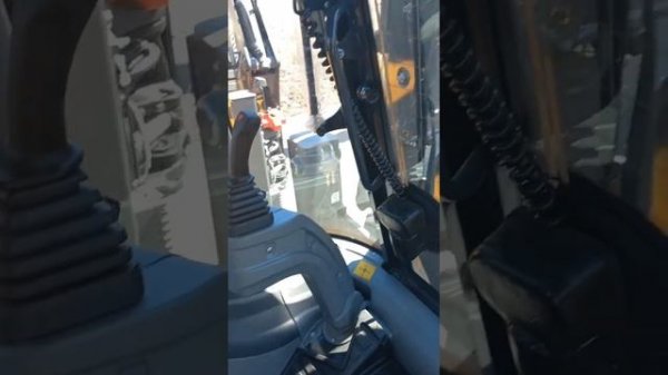 Обзор экскаватора погрузчика CUKUROVA 885