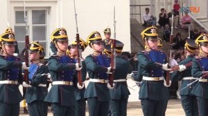 В Кремле прошла церемония развода пеших и конных караулов Президентского полка