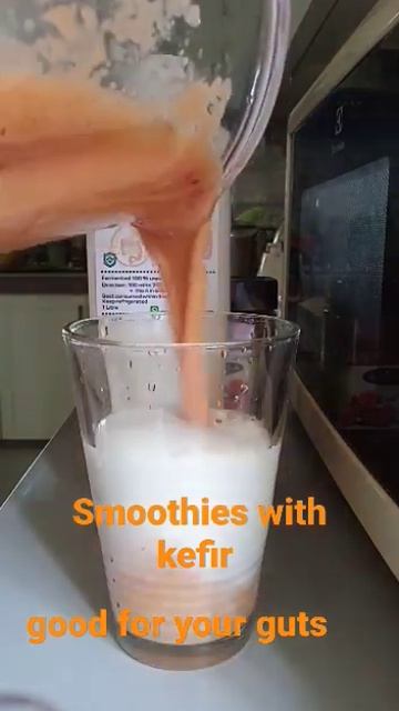 smoothie dengan kefir ....Sumber probiotics Dan prebiotics baik usus смотреть онлайн
