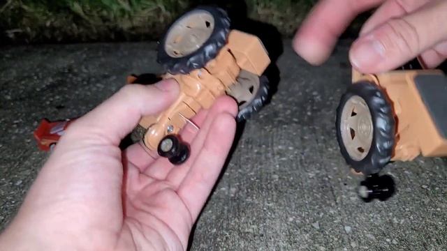 Tractor Tipping Playset Review смотреть онлайн