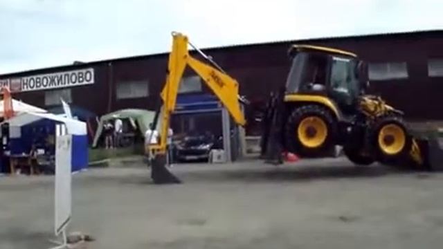 Экскаватор погрузчик TARSUS демонстрация