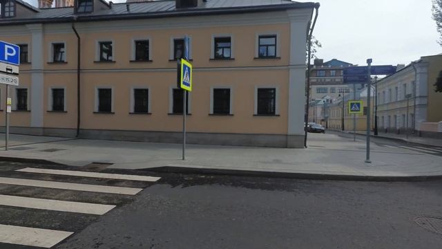 Москва. Прогулка по 2-ому Кадашевскому переулку (2 Kadashevskiy Lane) 30.07.2020 смотреть онлайн
