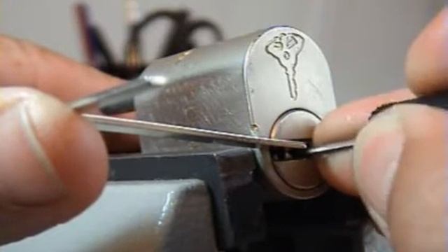 52-MulT Lock-5º.mpg смотреть онлайн