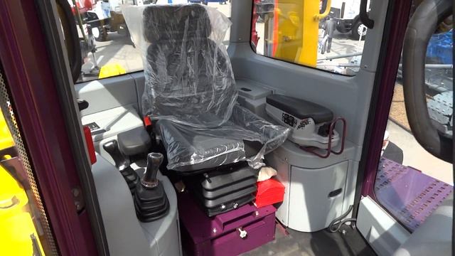 Russian largest bulldozer Chetra T40 смотреть онлайн