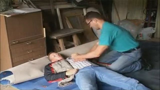 Удар электротоком в бытовых условиях смотреть онлайн