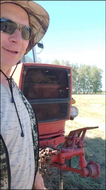 какие проблемы деревне ? На сенокосе трактор ЮМЗ в Сибири ! смотреть онлайн