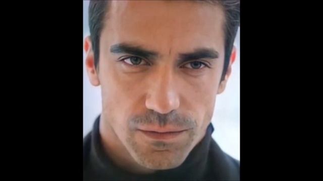 Birce Akalay le confesó su amor a İbrahim Çelikkol, todos quedaron en shock смотреть онлайн