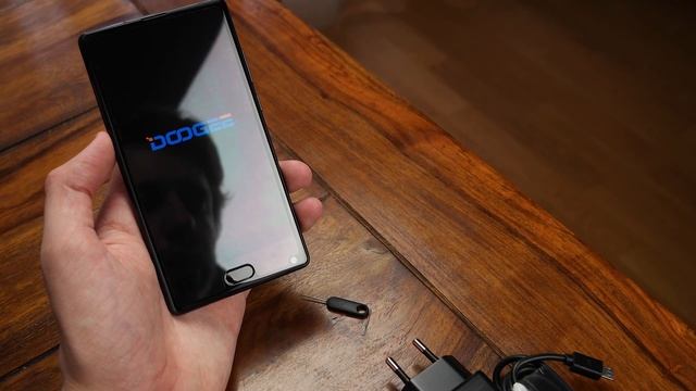 Randloses Smartphone für 150€ - Doogee Mix Unboxing (Deutsch) смотреть онлайн