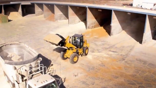 Cat® 918M Wheel Loader | New Features Overview смотреть онлайн