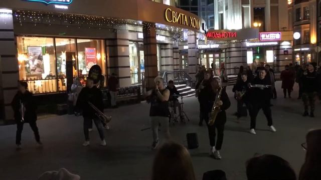 Уличные музыканты в Казани смотреть онлайн