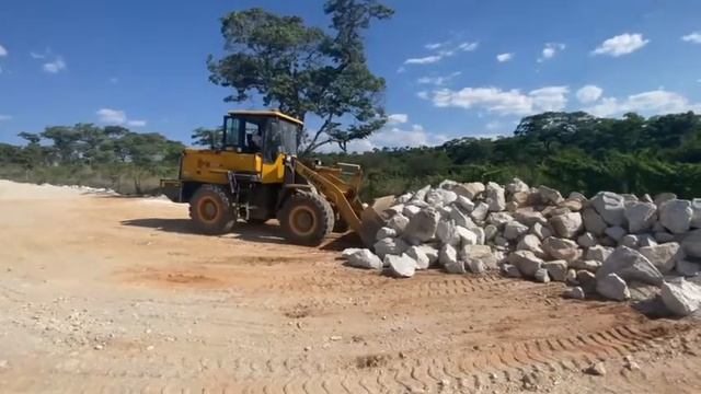 Shantui SL30W working on lithium site. смотреть онлайн