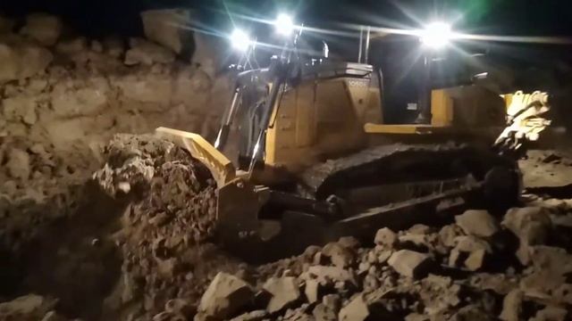 Бульдозер John Deere 1050K в работе ! смотреть онлайн