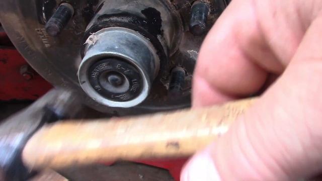 RV CAMPER CHECKING WHEEL BEARING | BUDDY CAP GREASING BEARINGS смотреть онлайн