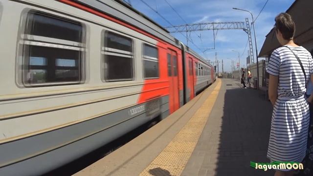 Электропоезд ЭД2Т-0050 на станции Царицыно[Electric train ED2T-0050 at the station Tsaritsyno] смотреть онлайн