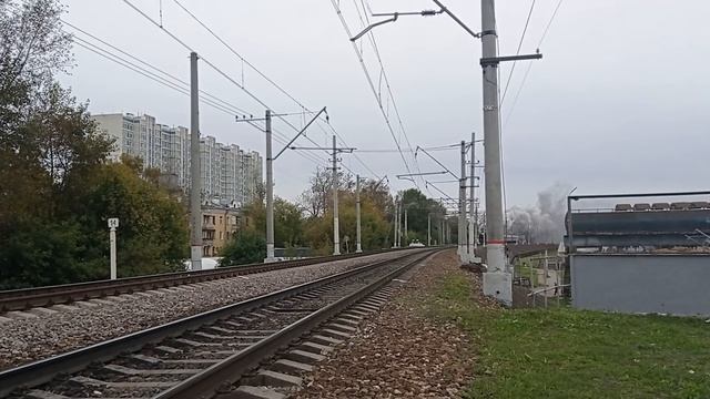 "ретро-поезд" паровозы П36-0107 и СО17-3241 с туристическим поездом "Москва-Монино" смотреть онлайн