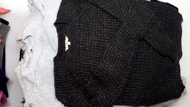 Мешок № 01996 Свитера микс КРЕМ. Арт 3117. Вес 25,6 кг. Кол-во 62 шт смотреть онлайн