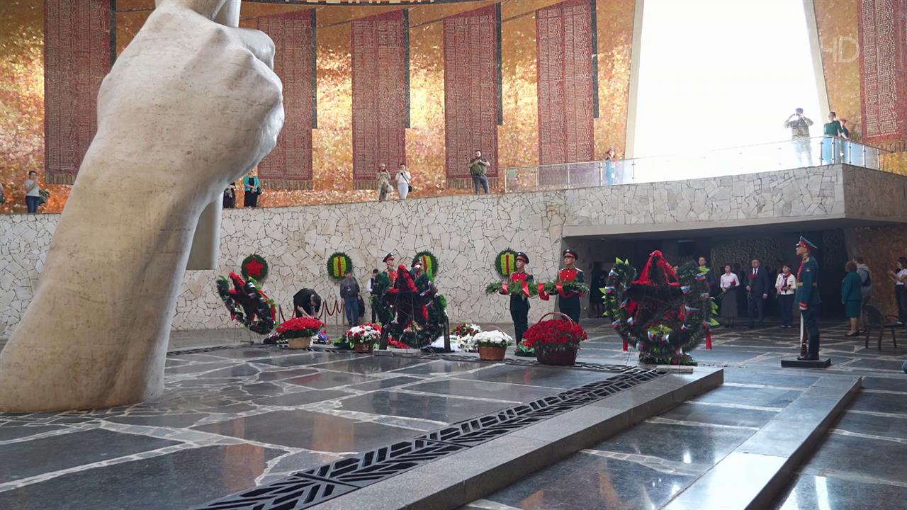 В День памяти геноцида советского народа в России прошли памятные мероприятия смотреть онлайн