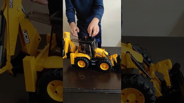 Bruder JCB 5CX Tanıtım Ve Ilk Açılım