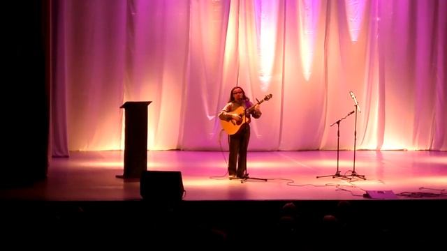 Майдан... поёт Женис Искаков смотреть онлайн