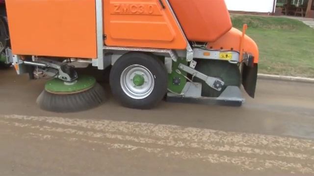 Подметально-уборочная машина Pronar Zmc 3 0