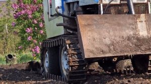 САМОДЕЛЬНЫЙ ГУСЕНИЧНЫЙ ТРАКТОР- ВСПАХИВАНИЕ ПОЛЯ