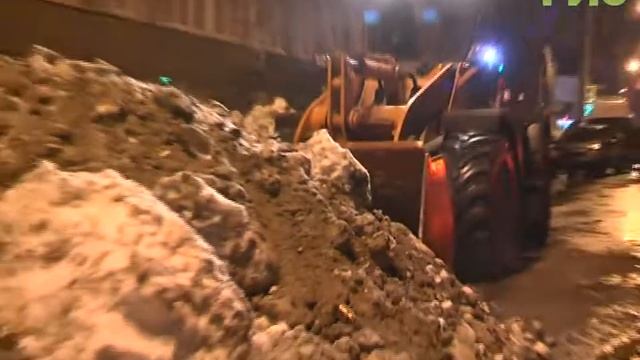Ночная чистка - минувшей ночью с самарских дорог вывезли тысячи тонн снега смотреть онлайн