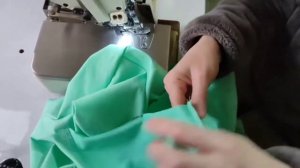 Обработка капюшона и вшив  в горловину худи