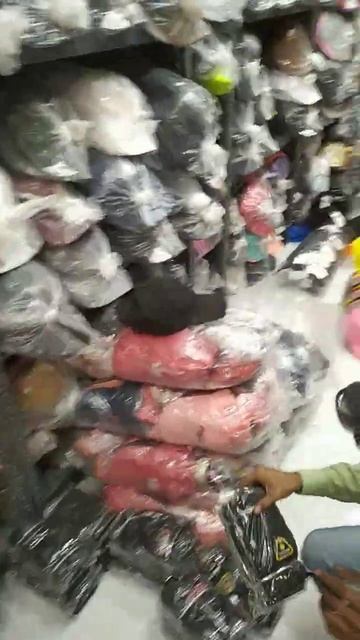 sports cap wholesale market delhi смотреть онлайн