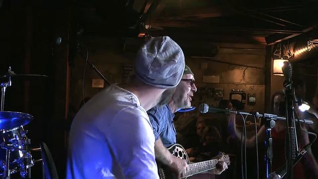 Посиделки - 2021. «Я оттачиваю стиль». Трое в собаке. Слова и музыка С Фалетёнка. АртПАБ 9.10.2021 смотреть онлайн