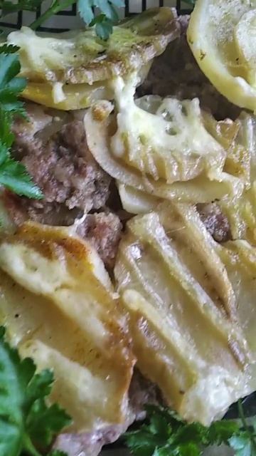 На ужин очень вкусный картофель запечённый в духовке#shorts