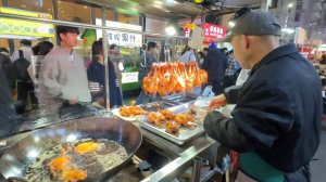 Увлекательное путешествие на традиционный ночной рынок Гуанси в южной части Китая.