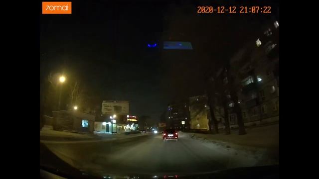 20201213 - Опасный пескотряс едет по середине проезжей части