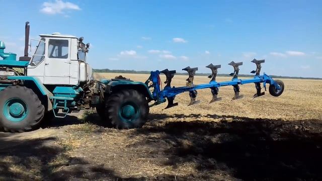 Вспашка оборотным плугом ПОН-4+1 смотреть онлайн