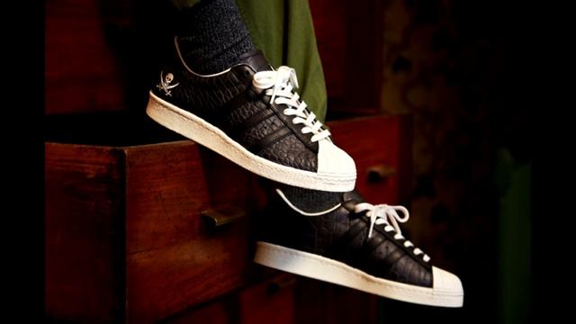 Weekly Sneaker Updates смотреть онлайн