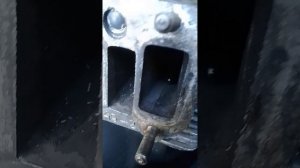 Есть ли альтернатива маслосъёмным колпачкам Т-40/Т-25, почему расходует масло и дымит даже новый?