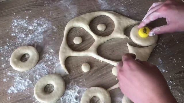 Донатси, готуємо вдома! Американські пончики - оближеш пальчики! Donuts 🍩! Смачно та просто!пончики смотреть онлайн