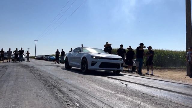 Audi S4 Vs Camaro SS ($1400 pot) смотреть онлайн