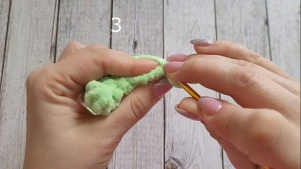 👍СУПЕР ЛЕГКАЯ🐸 ЛЯГУШКА БРЕЛОК ИЗ ПЛЮШЕВОЙ ПРЯЖИ💚 КРЮЧКОМ🐸crochet frog tutorial🐸gehäkelter frosch