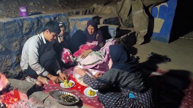 "Surviving the Elements: Soraya's Nomadic Life in the Zagros Mountains" смотреть онлайн