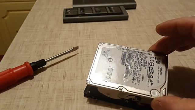Мощный неодимовый магнит из старого HDD диска. смотреть онлайн