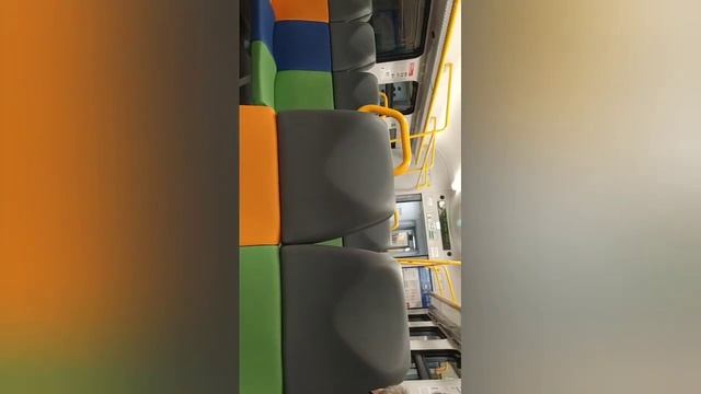 контролеры прошли мимо пассажира не спросив билет. Блогер разрушил конфликт.