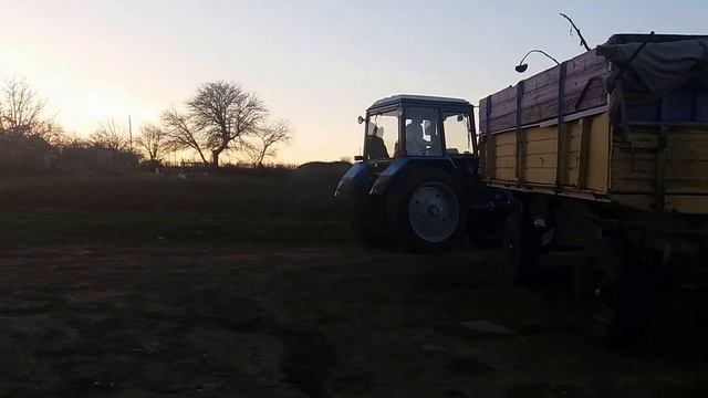 Новый МТЗ 82.1 только пригнан с площадки смотреть онлайн