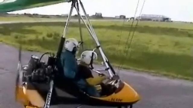 Lee and Emmas Microlight 1 смотреть онлайн